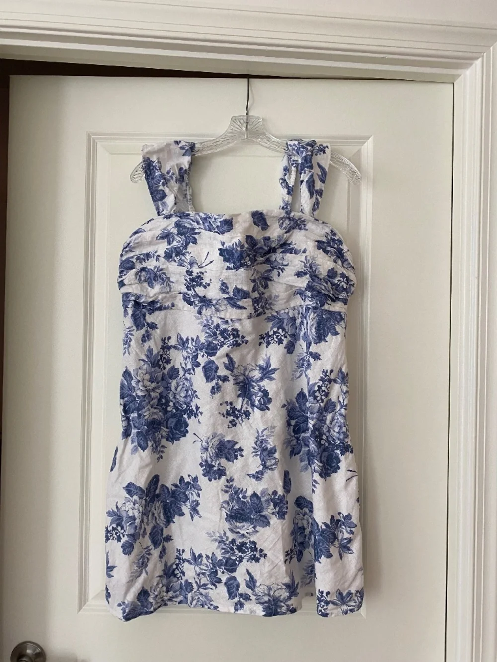 Abercrombie & Fitch white and blue floral dress, XLP